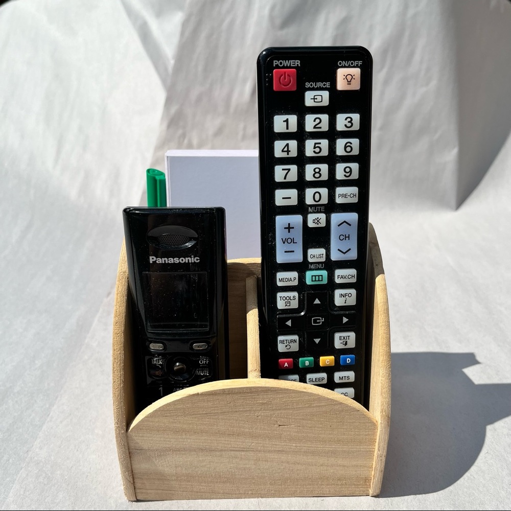 3-Slot Wooden Remote Control Holder Caddy for Multimedia Office or Desk Supplies